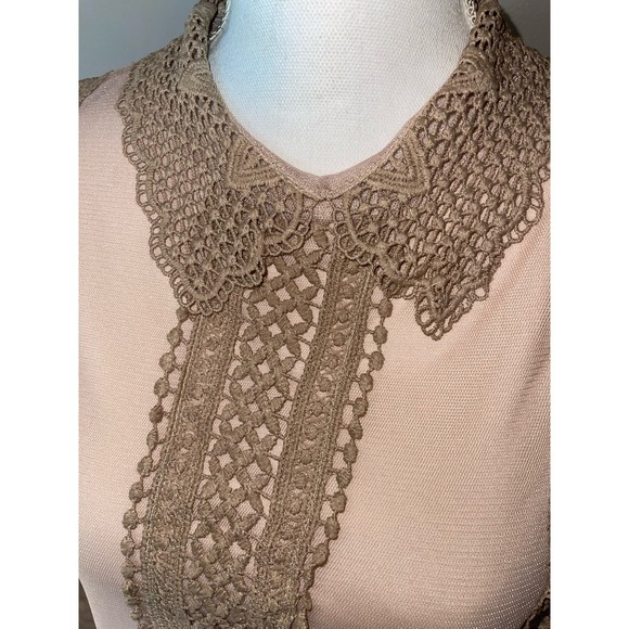 Womens Molly Bracket Sheer Overlay Embroidered Peasant Blouse - Picture 6 of 7